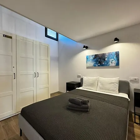 Aparthotel Melia Y Fuster 23c 4*