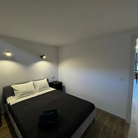 Aparthotel Melia Y Fuster 23c 4*
