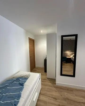 1240 Jordan Valencia