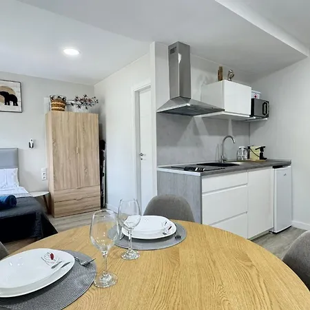 Versus Near Of Arts Iii 아파트 *