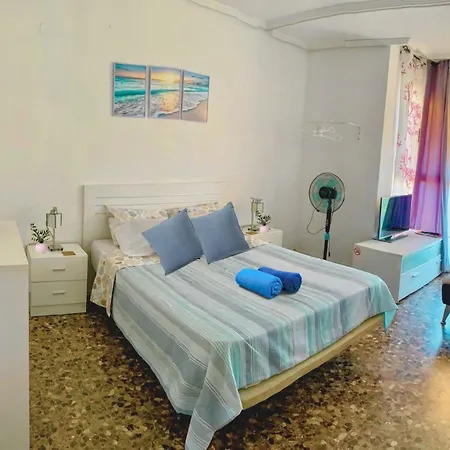 Apartamento Compartido Con Vista Al Puerto Quarto em Acomodações Particulares Valência