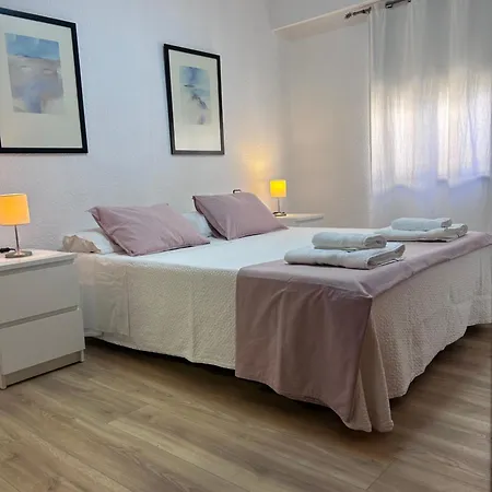 Lovely 3-bedroom 15 Minutes From Валенсия