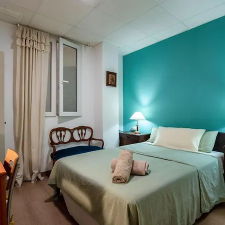 Habitación en casa particular Mirador 1 Del Mercado - Con Bano Privado En El Centro De La Ciudad Vella
