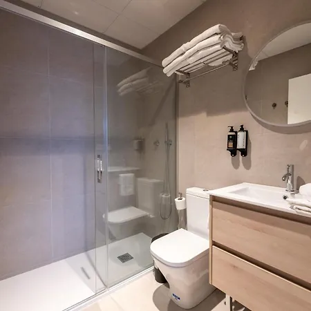 Dorm4you Arena Family 13 4*