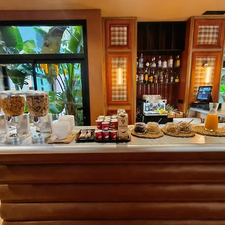 Hotel Saman Boutique 4*