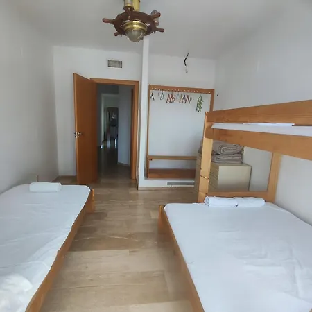 Close To The Sea, Large Appartement *