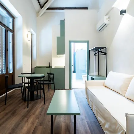 Vlc Host - Reina 168 Hotel Walencja