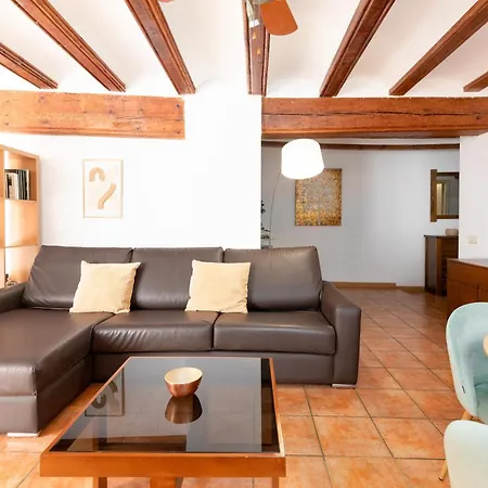 Travel Habitat Plaza Del Pilar.