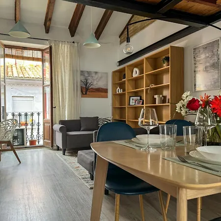 Modern Center Apartment *