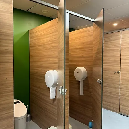 The Pod Village بيت شباب *