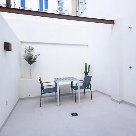 Yard Patraix By Concept Flats