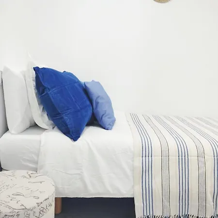 Familias Y Grupos Muy Grande En El Centro De Apartamento *