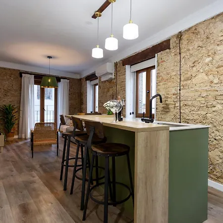 Valencia El Carmen, Estupendo Piso Nuevo, Con Ascensor