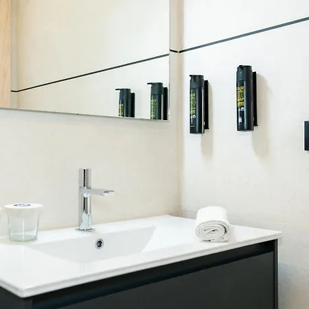 Dorm4you Arena 2 4* Valencia