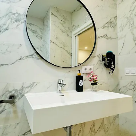 شقة Flat A - Wide & Cool Flat Next To Historic Center *