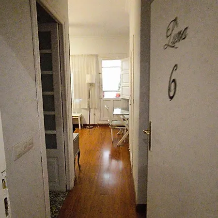 7 Moons Nocleg ze śniadaniem Walencja