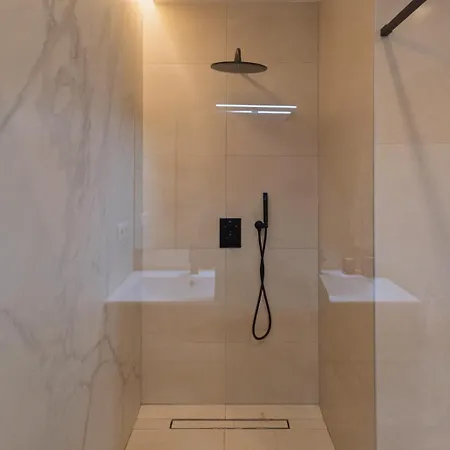 Explore Luxury Meets Comfort Appartamento *