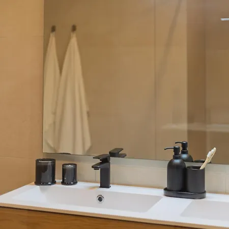 Explore Luxury Meets Comfort Appartamento
