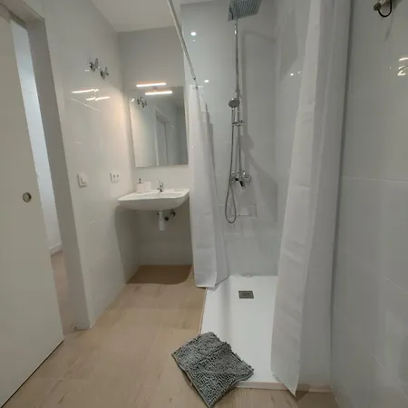 New Flat With Ac And Wifi Валенсия