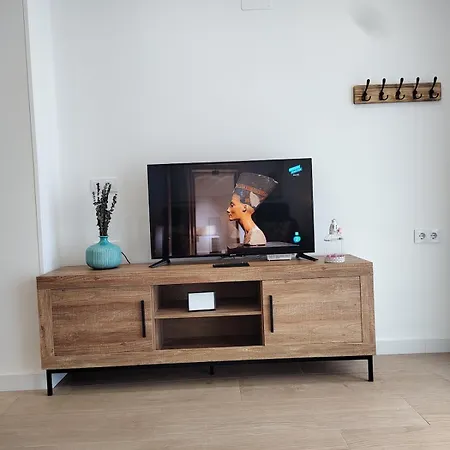 New Flat With Ac And Wifi Валенсия