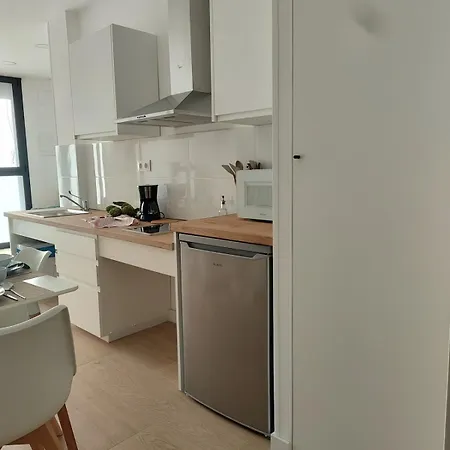 New Flat With Ac And Wifi Валенсия
