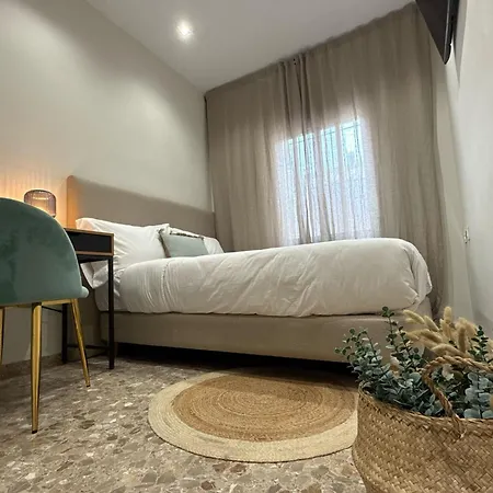 Valencia, Netflix, 4 Mins Walk To The * Valensiya