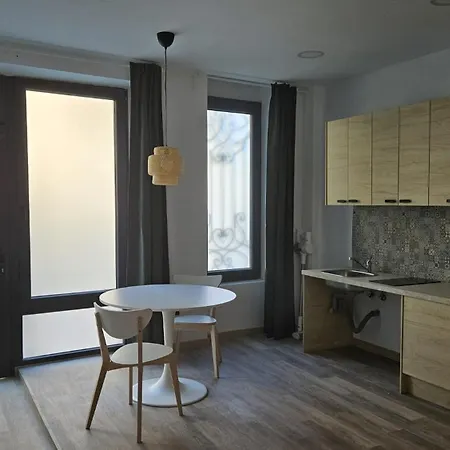 Loft Apartment *