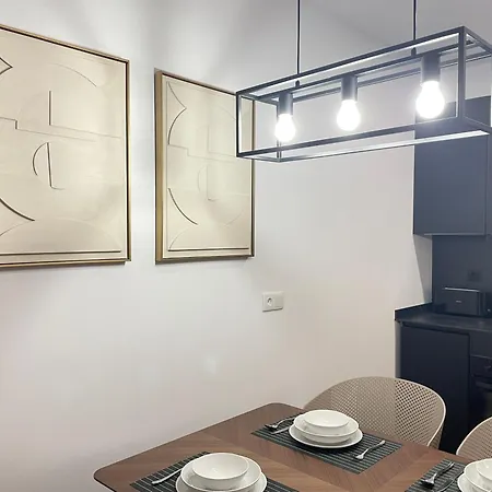 Modern Apartment *