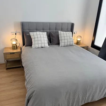 Modern Apartment *