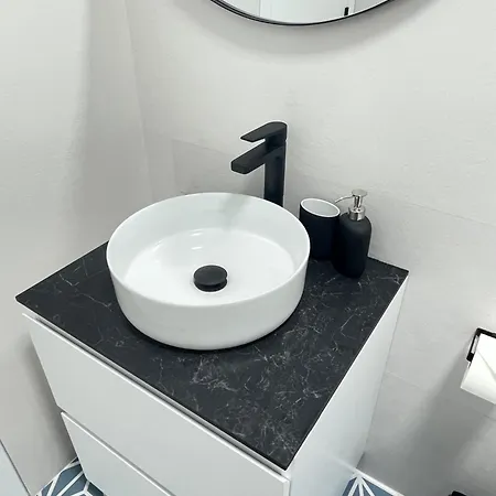 Modern Apartment *