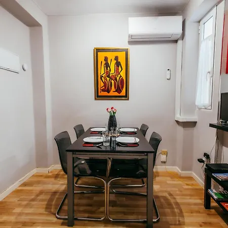 Queen Apt, 2min To Beach, Terrace, 3bd, 6pax شقة فالنسيا