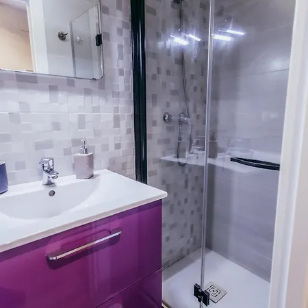 شقة Queen Apt, 2min To Beach, Terrace, 3bd, 6pax *