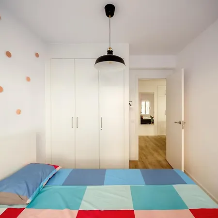 Daire Guestready - Homely Escape In Valensiya