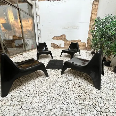 Iy Loft 4 - Open Plan Garage Style - Up To 4 People *