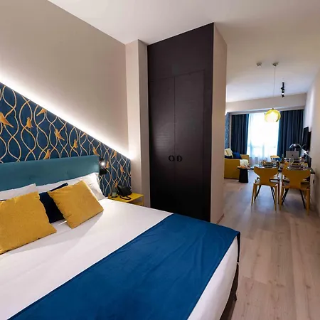 Pathos By Mimood Aparthotel