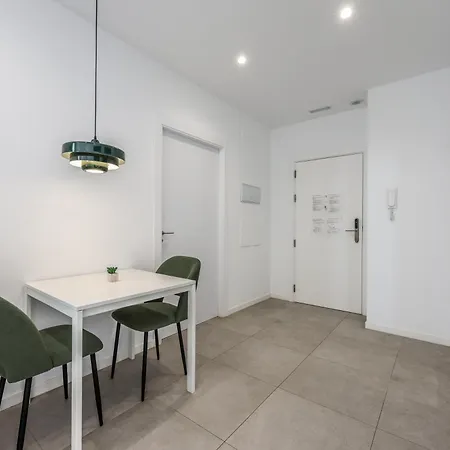2 Hab En Malvarrosa A Metros De La Playa, Con Terraza Y Zonas Comun 3d Valencia