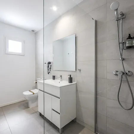 2 Hab En Malvarrosa A Metros De La Playa, Con Terraza Y Zonas Comun 3d * Valencia