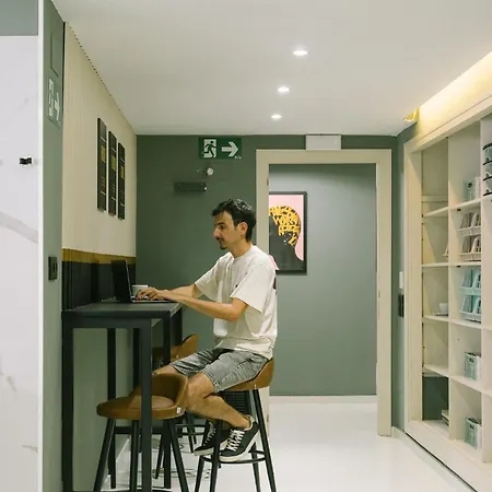 ホステル U-Nit Hostel Central Park バレンシア