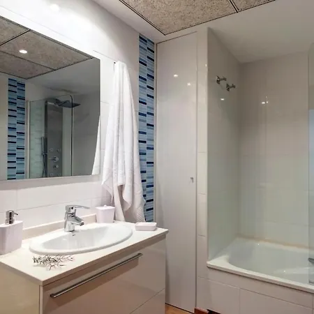 דירה Beach Apartment *