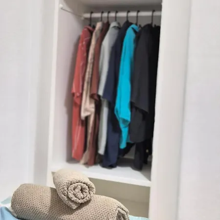 Need Проживание в семье *