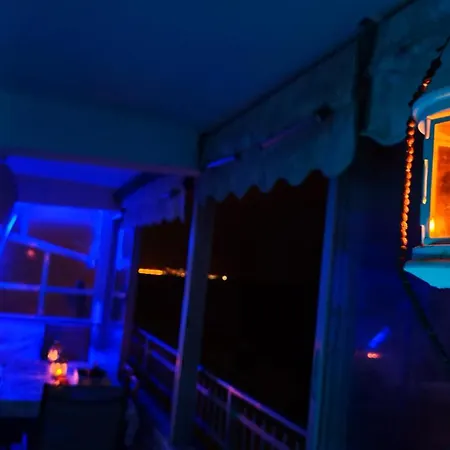 Pansiyon Blue Double Private At Front - En La Playa Piso Compartido