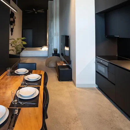 Crudo Un Loft Centrico De 50 M2 * Valencia