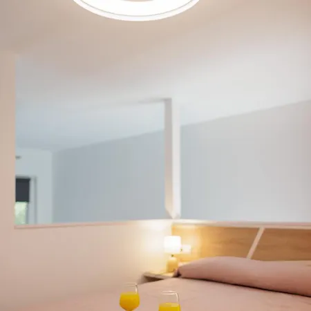 Urban 4 Bajo - Housevanlive Apartment