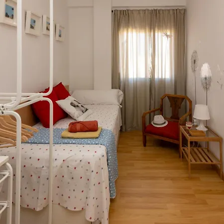 Daire Luminoso. Comodo. Acogedor. Wifi. Junto A Ave *