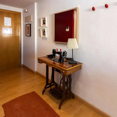 Daire Luminoso. Comodo. Acogedor. Wifi. Junto A Ave Valensiya