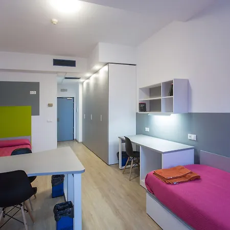 Juvenil Colegio Mayor Galileo Galilei Apartmán