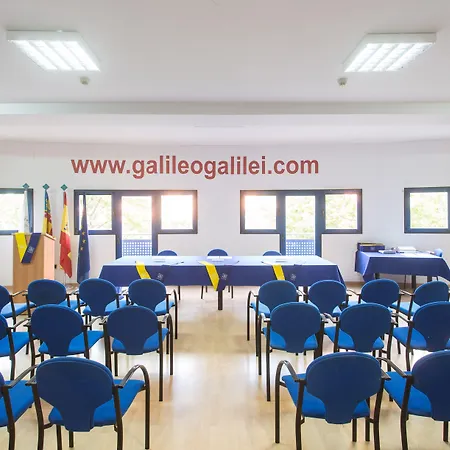 Juvenil Colegio Mayor Galileo Galilei Apartmán