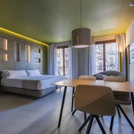 Myr Plaza Mercado & Отель