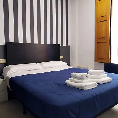 Flats Friends Plaza De La Reina 4* Valenza