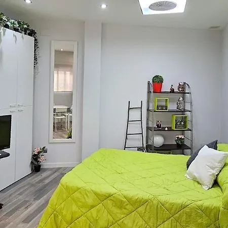 Daire Estudio Loft Area Ruzafa Valensiya